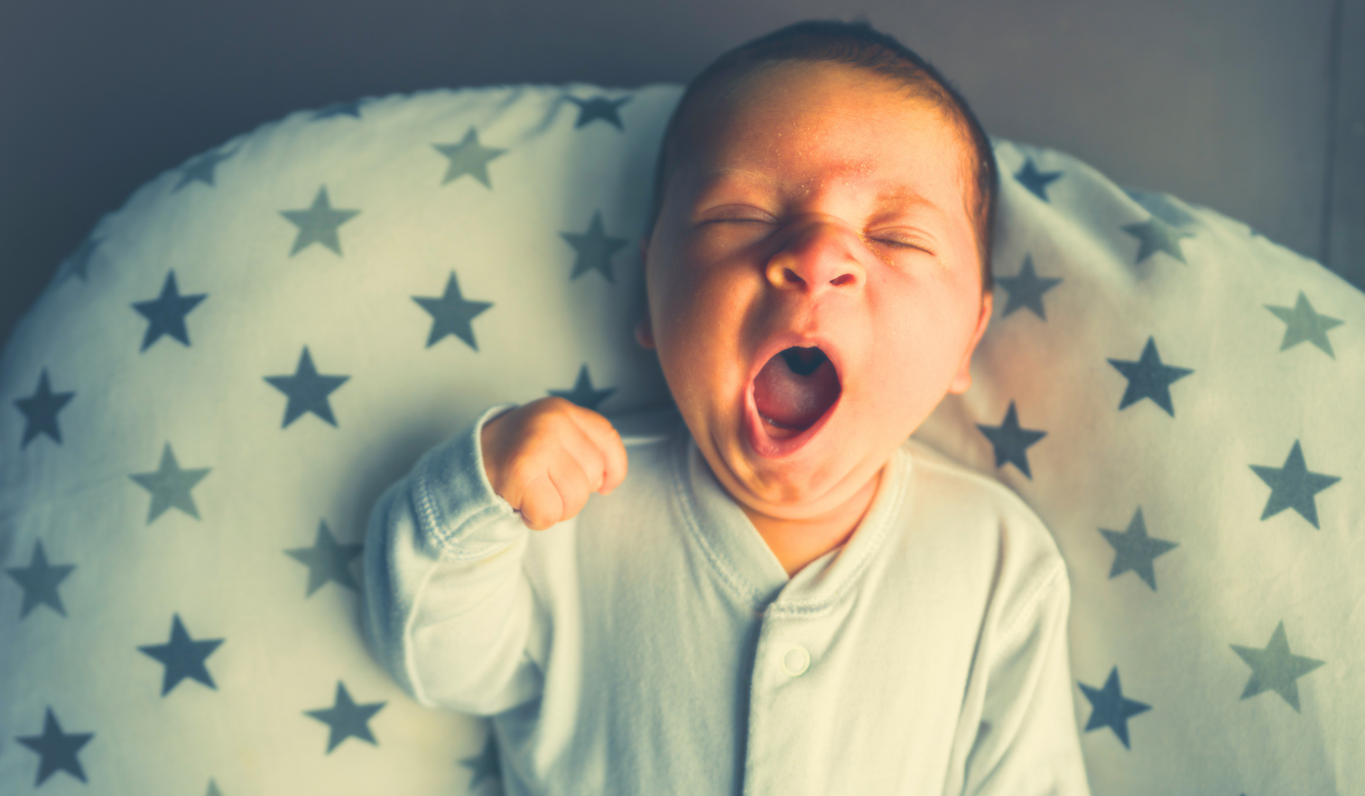 Aider bébé à dormir en été : Nos astuces pour des nuits paisibles