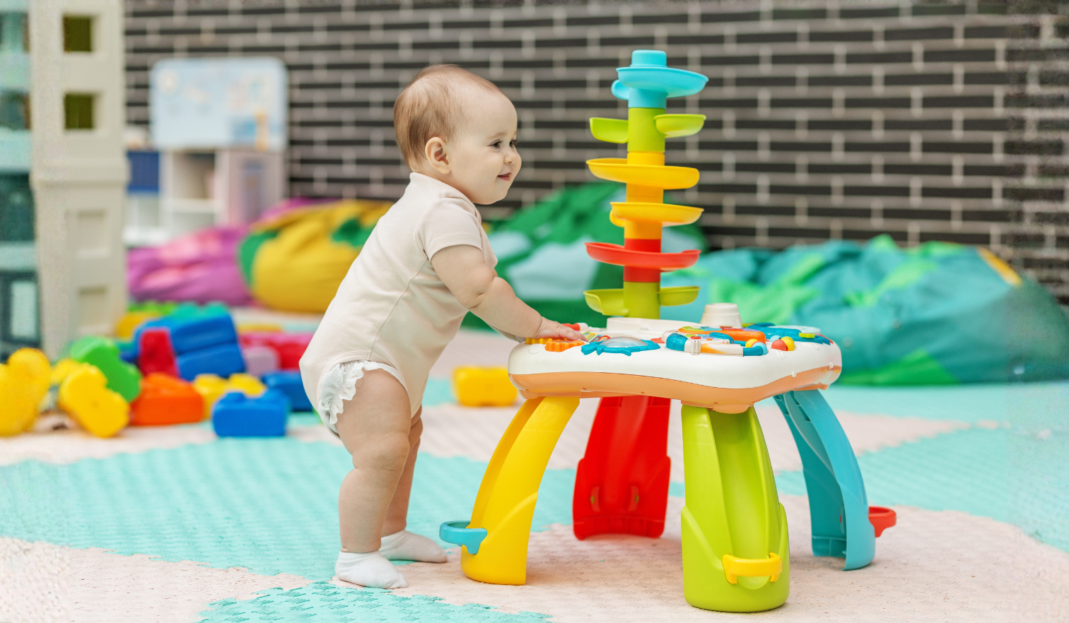 Enfant debout