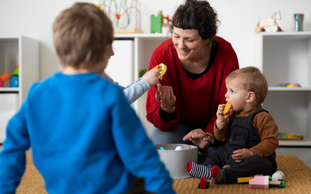Auxiliaires de puériculture : qui sont réellement ces experts de la petite enfance ?