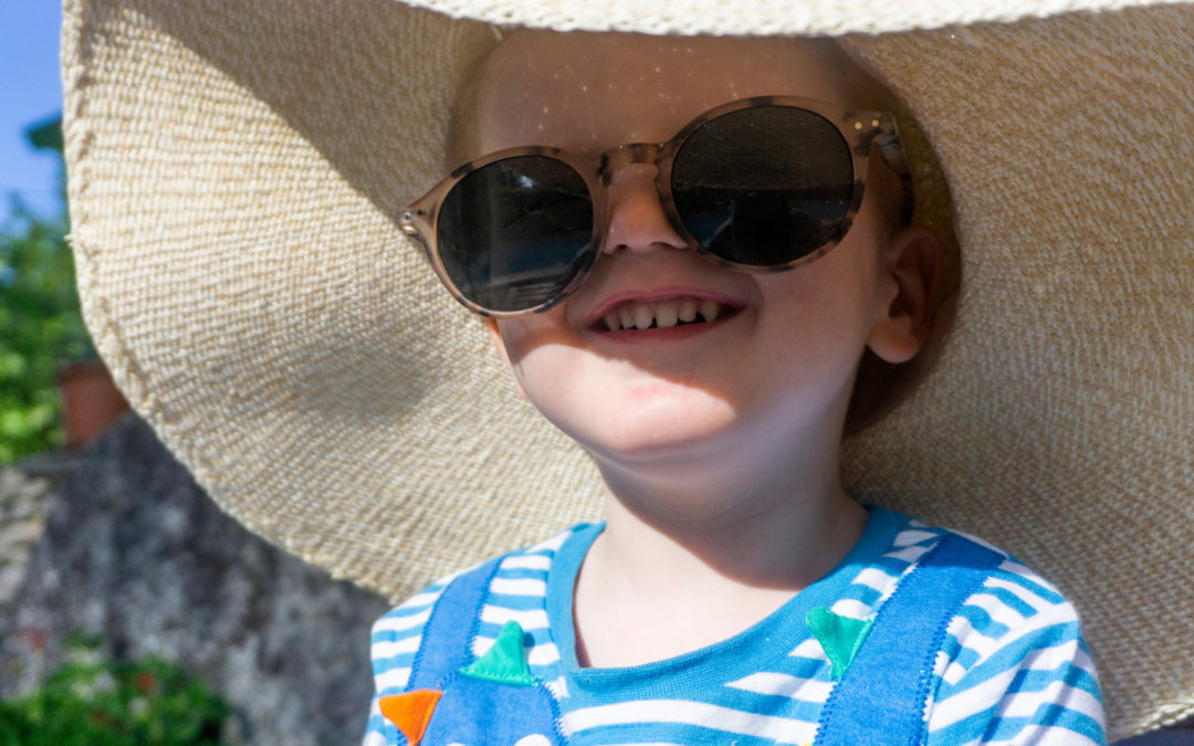 Comment protéger la peau de bébé face aux fortes chaleurs et au soleil ?